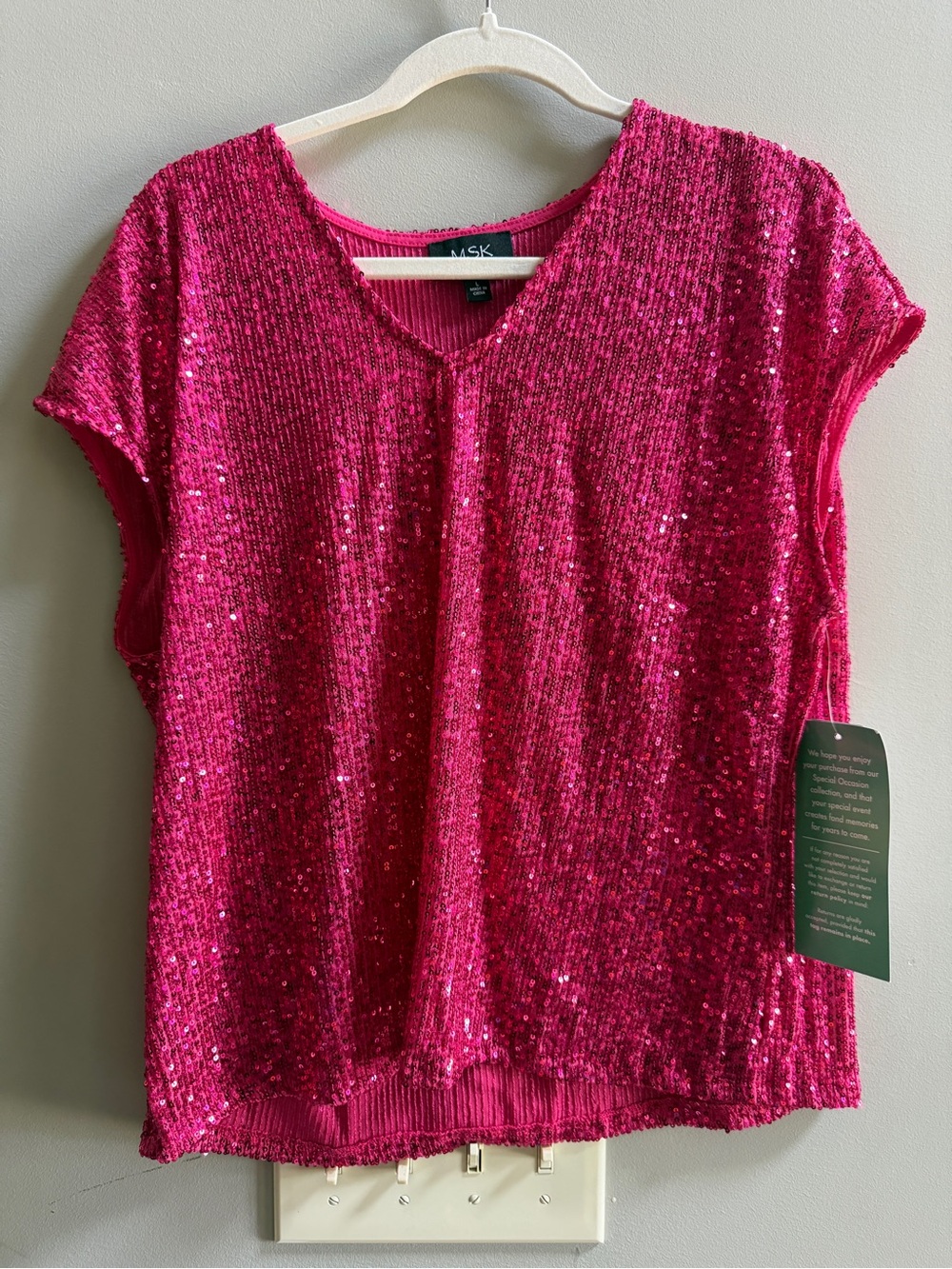 MSK Hot Pink L Sequin V-Neck Cap-Sleeve Top. Brand New!